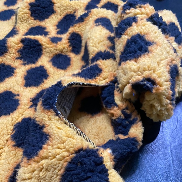 Like New - LulaRoe Teddy Bear borg-style Jacket - (XXS-S) - Picture 5 of 7